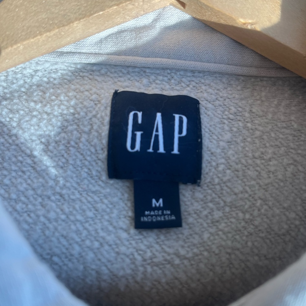 GAP Button down oversized sweatshirt. Size Medium - image 3